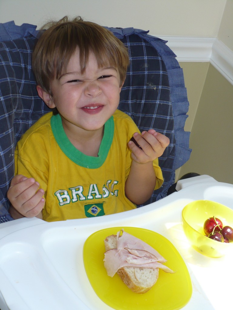 Preschooler eating lunch